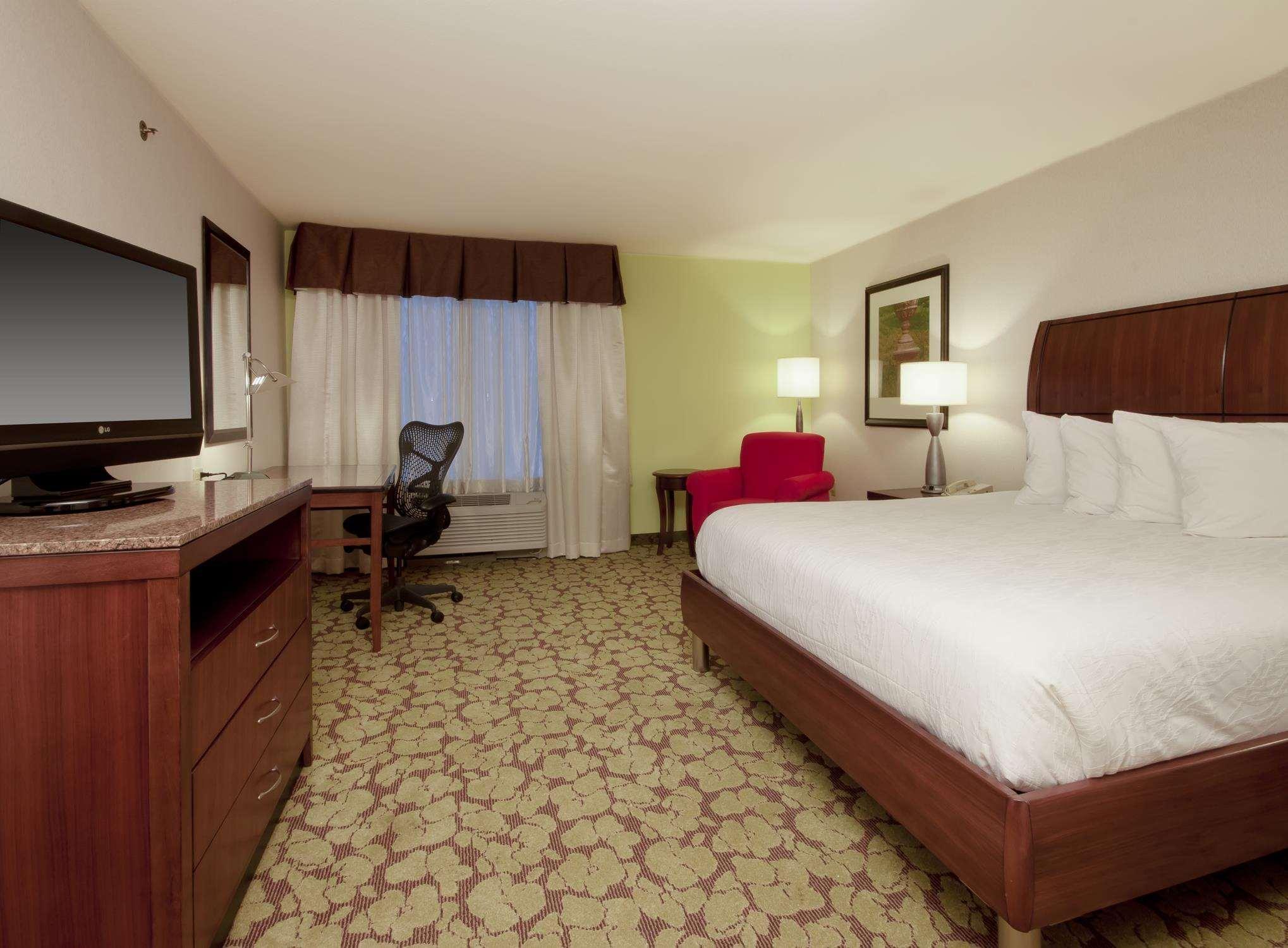 Hilton Garden Inn Fort Worth/Fossil Creek Экстерьер фото