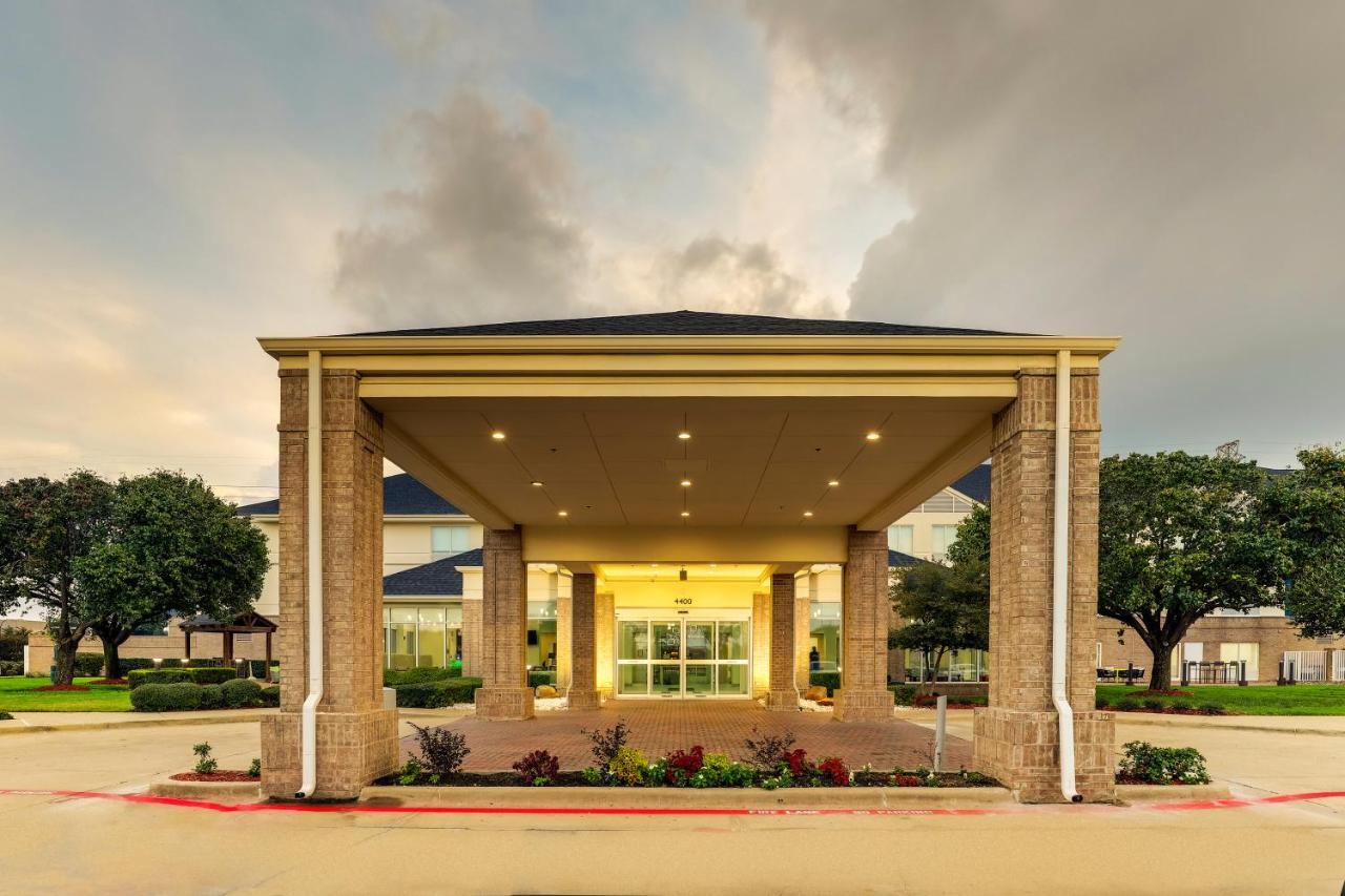 Hilton Garden Inn Fort Worth/Fossil Creek Экстерьер фото